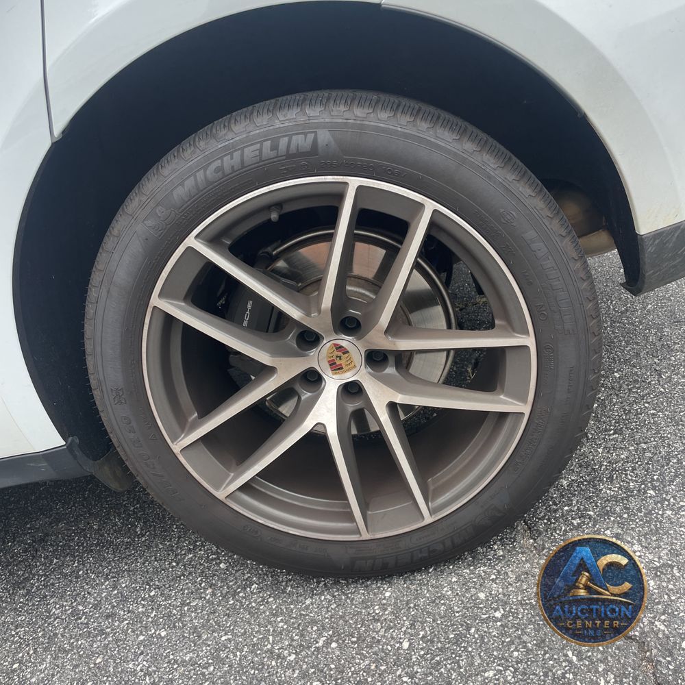 2024 Porsche Macan Base
