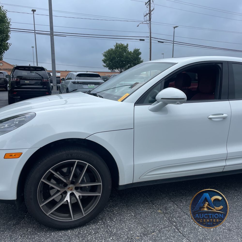 2024 Porsche Macan Base