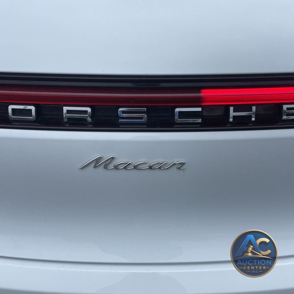 2024 Porsche Macan Base