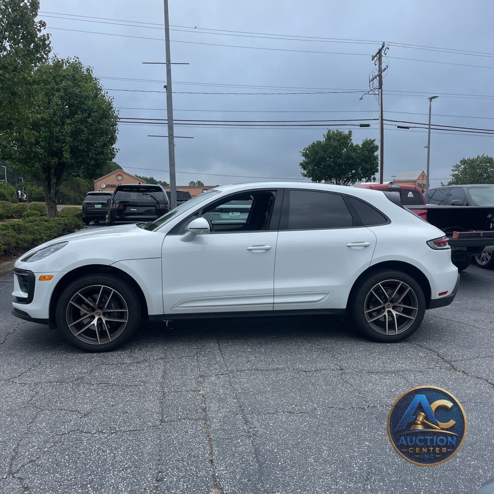 2024 Porsche Macan Base