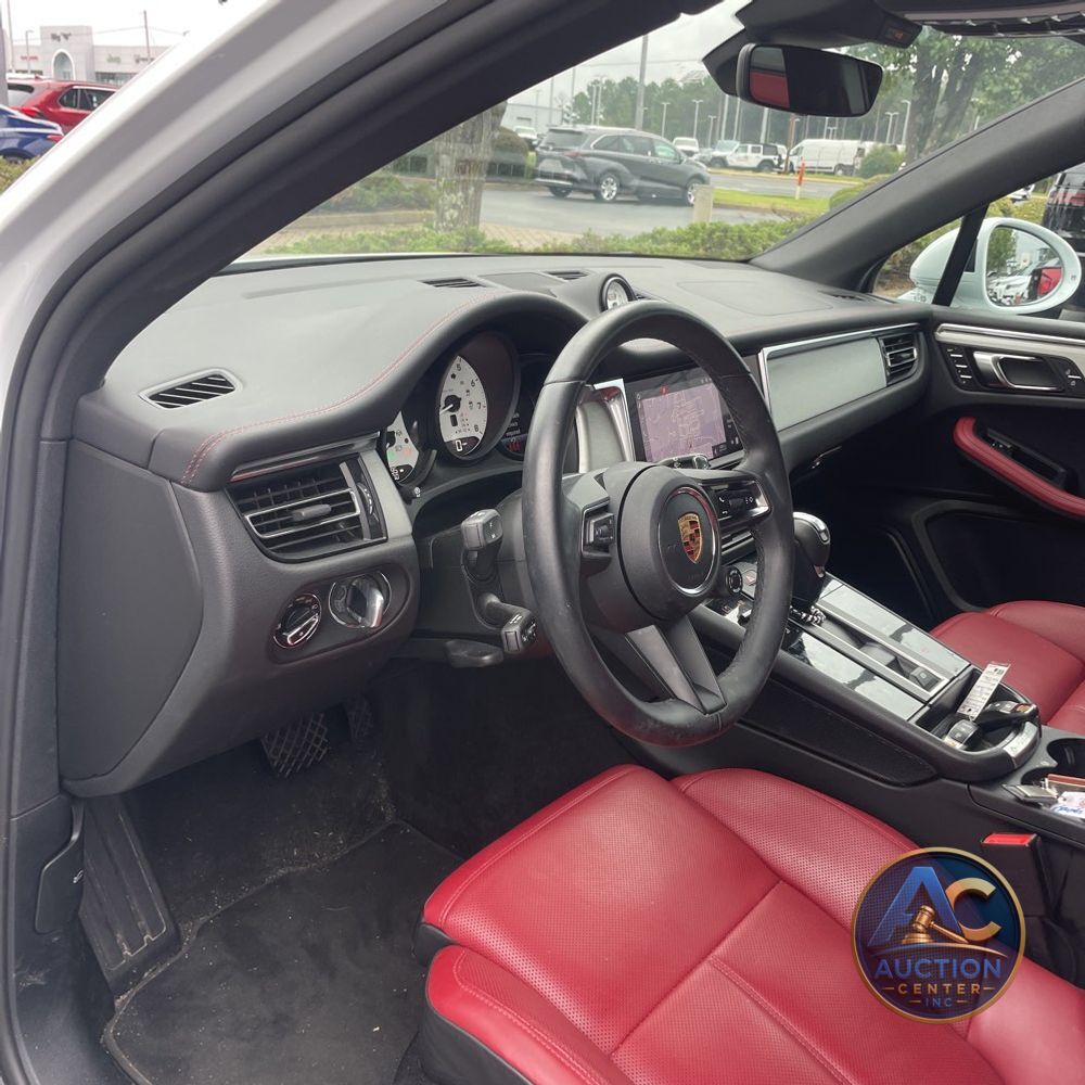 2024 Porsche Macan Base