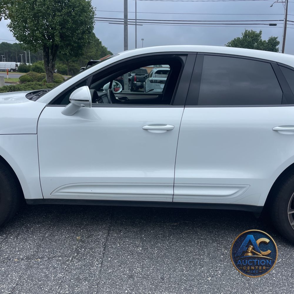 2024 Porsche Macan Base