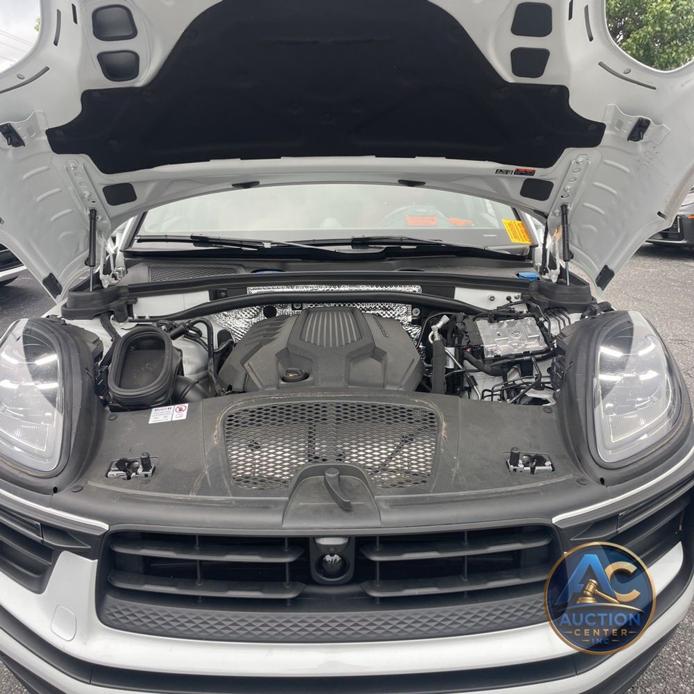 2024 Porsche Macan Base