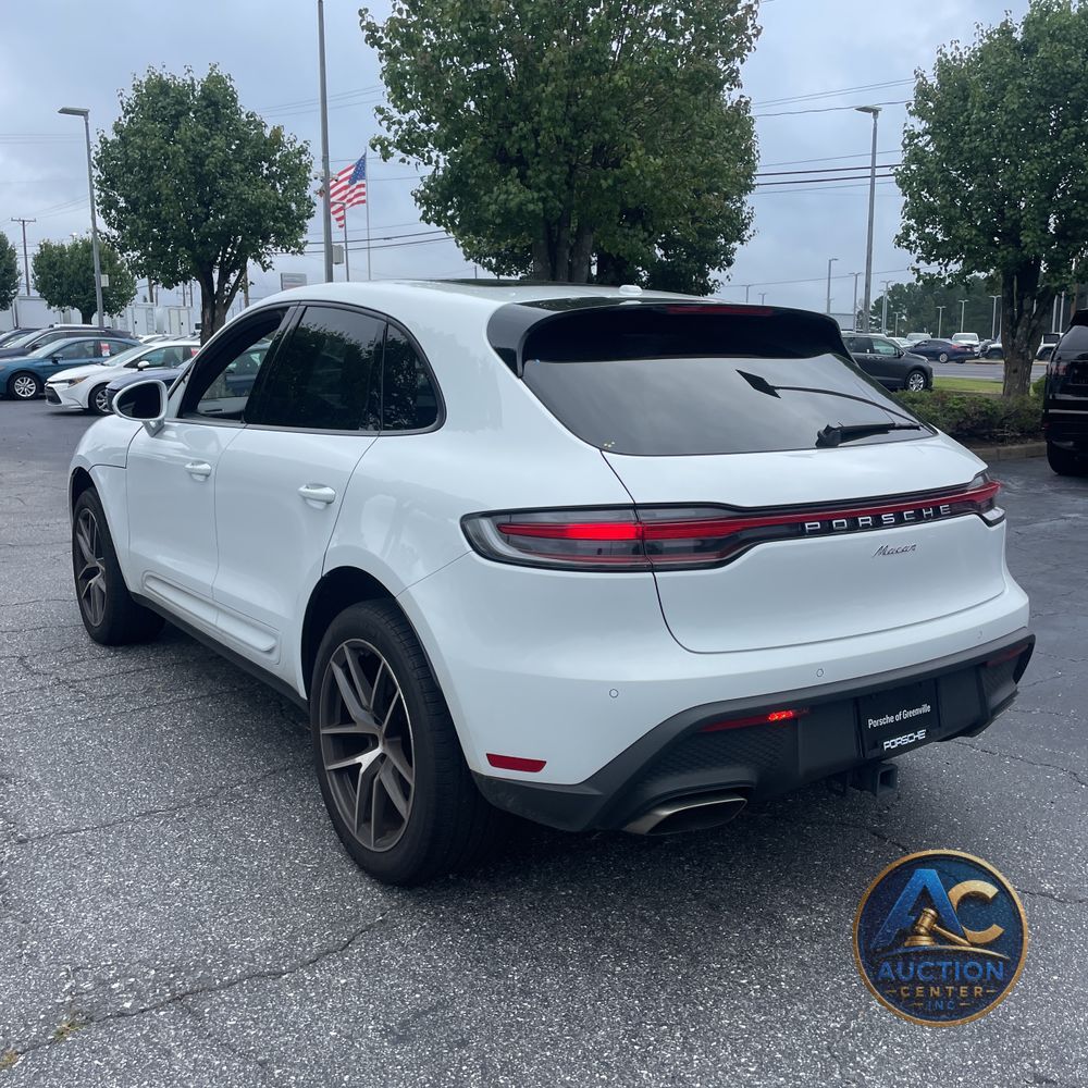 2024 Porsche Macan Base