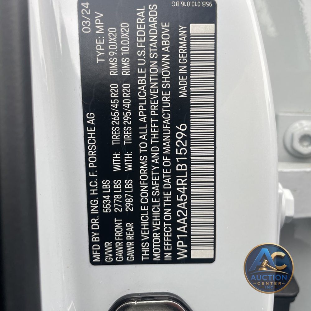 2024 Porsche Macan Base