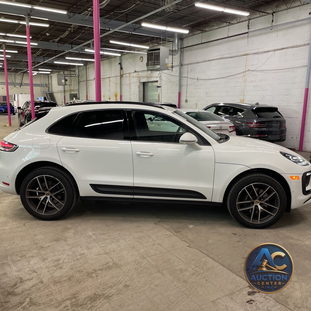 2024 Porsche Macan Base