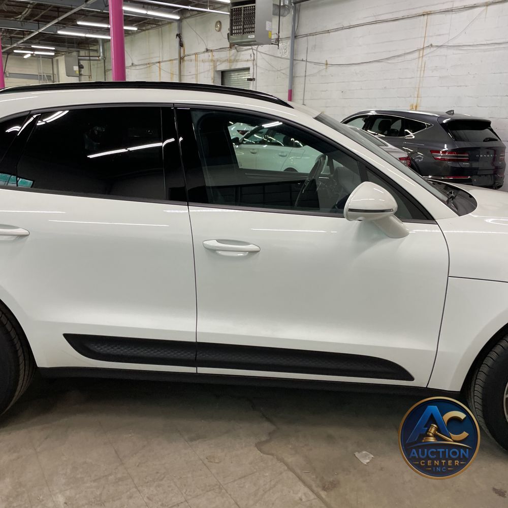 2024 Porsche Macan Base