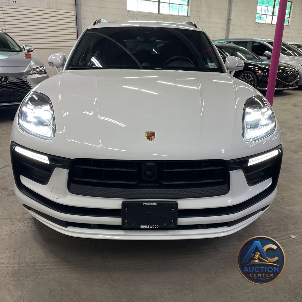 2024 Porsche Macan Base