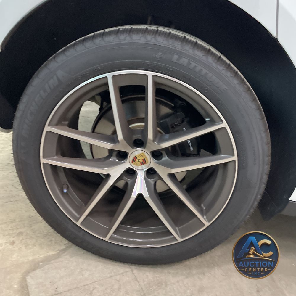 2024 Porsche Macan Base