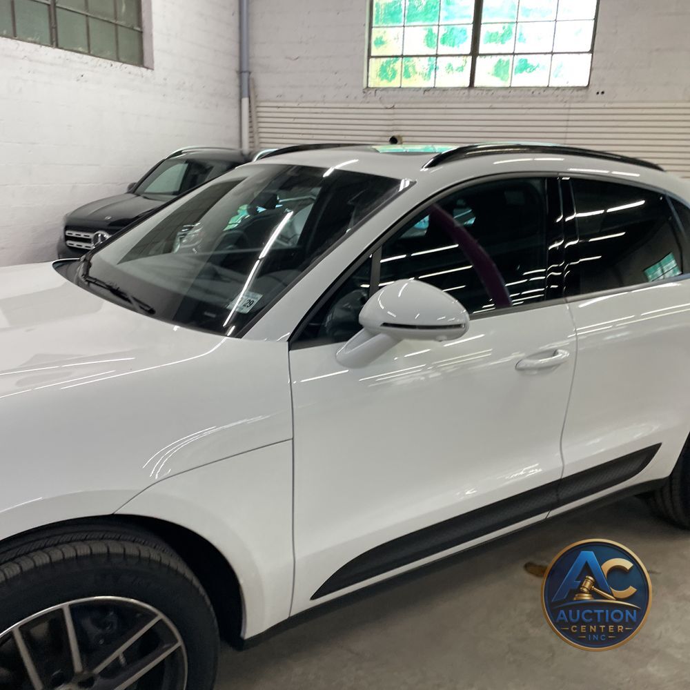 2024 Porsche Macan Base