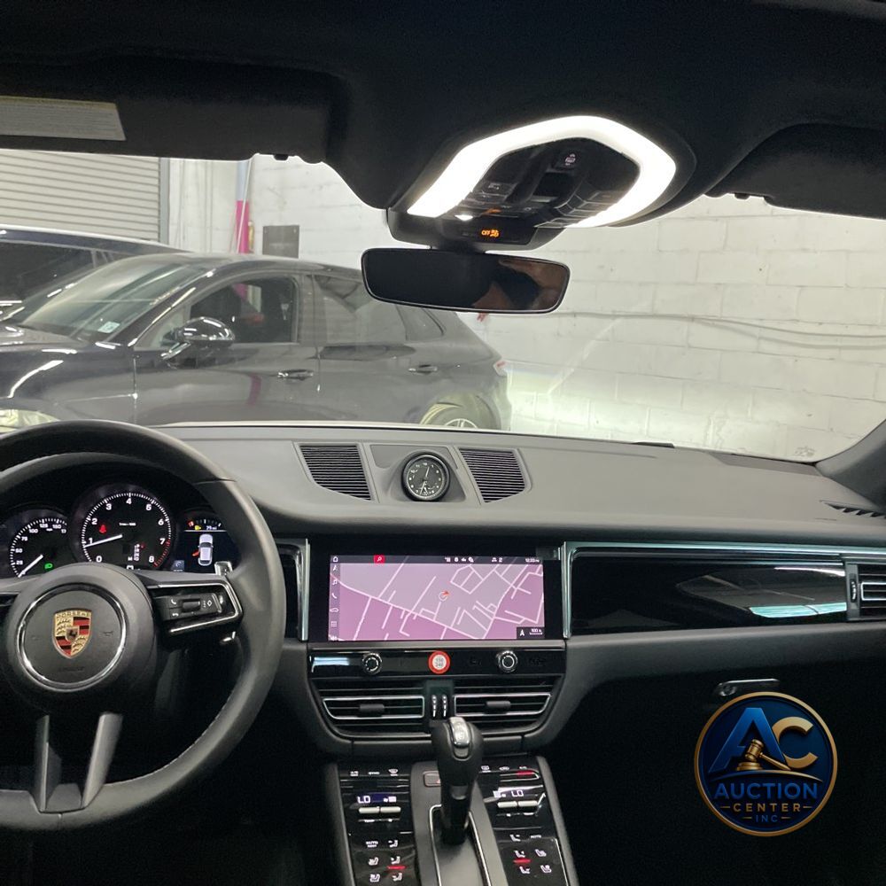 2024 Porsche Macan Base
