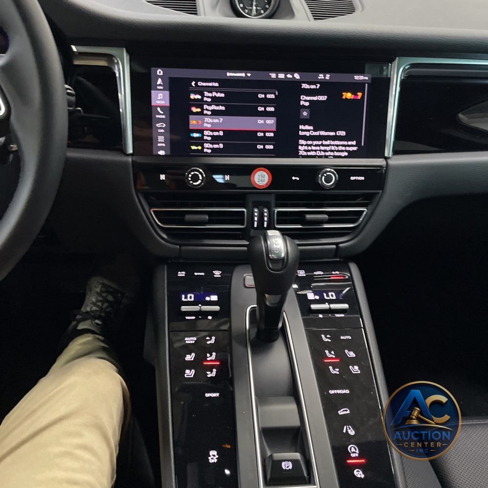 2024 Porsche Macan Base