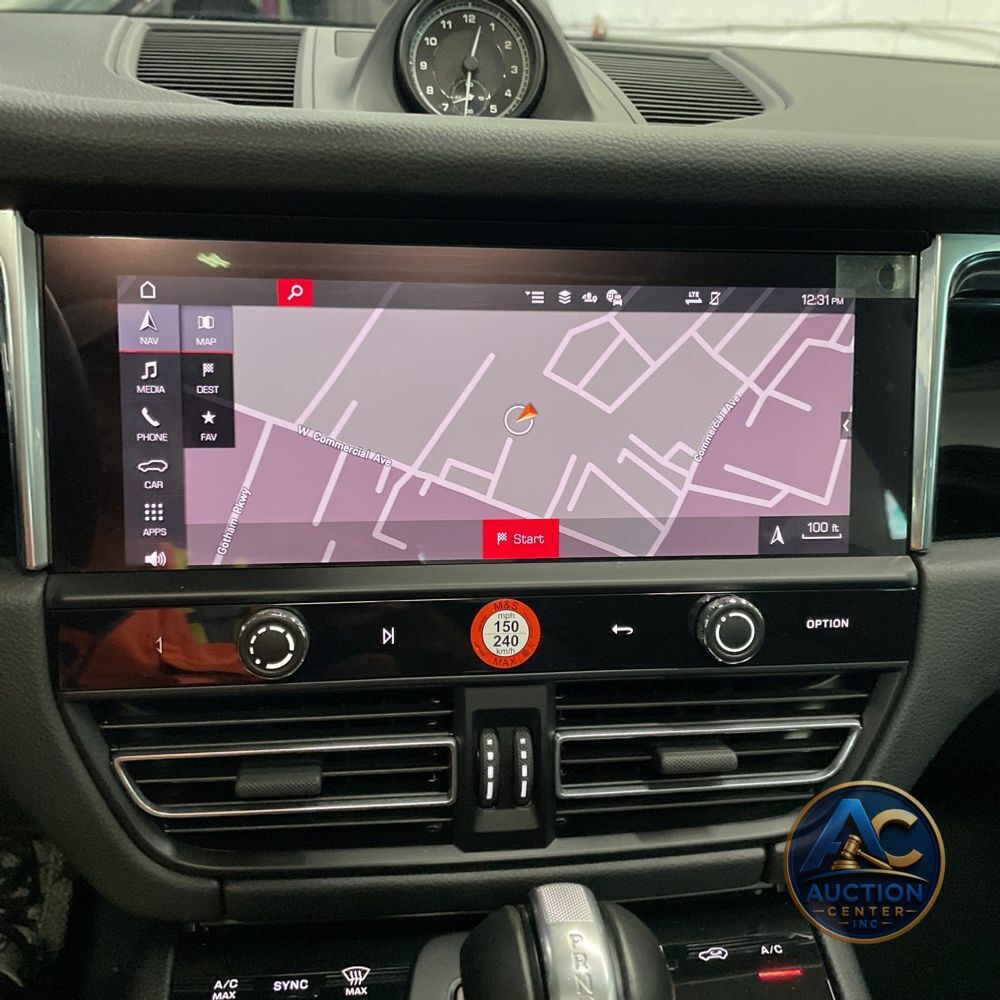 2024 Porsche Macan Base