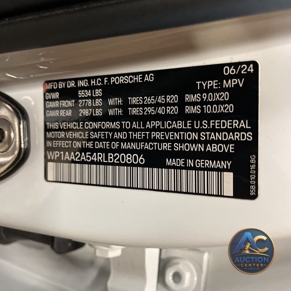 2024 Porsche Macan Base