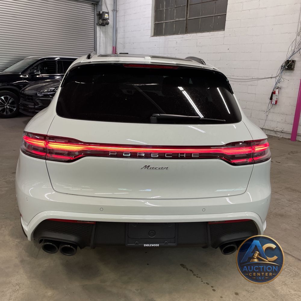 2024 Porsche Macan Base