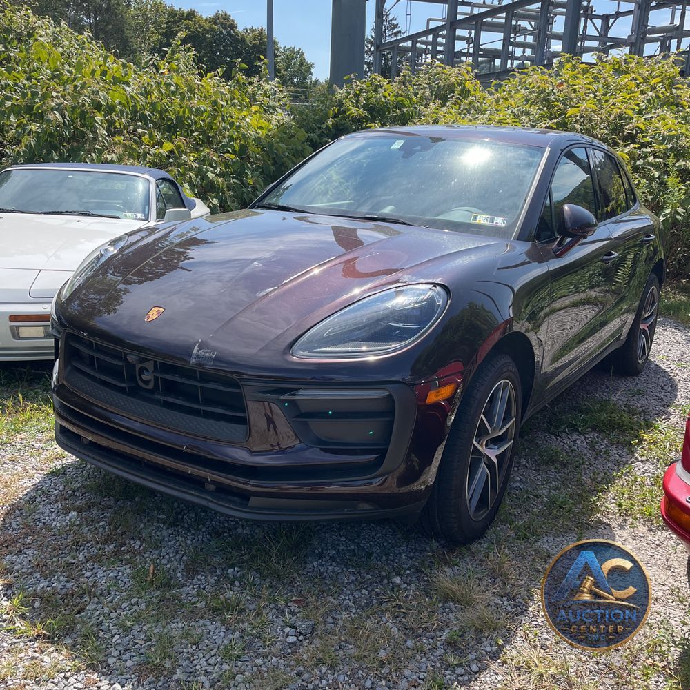 2025 Porsche Macan Base