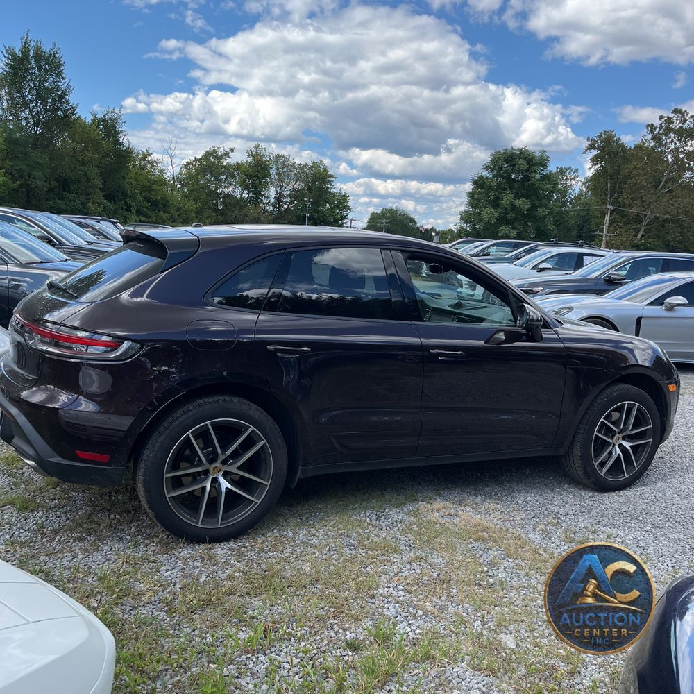 2025 Porsche Macan Base