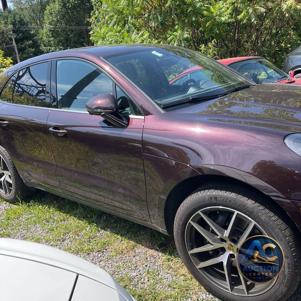 2025 Porsche Macan Base