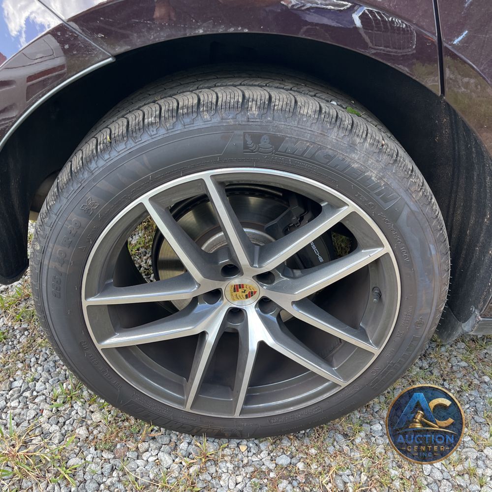2025 Porsche Macan Base