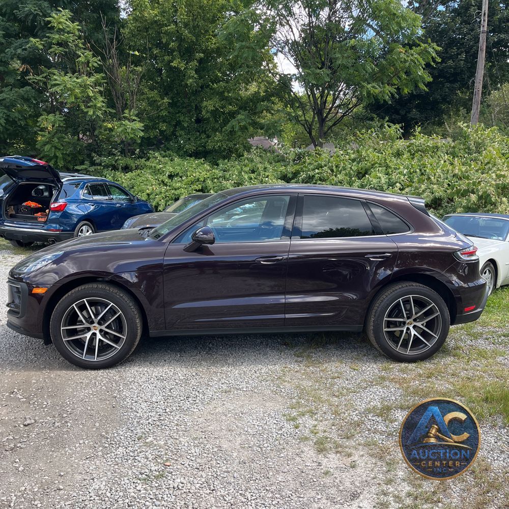 2025 Porsche Macan Base