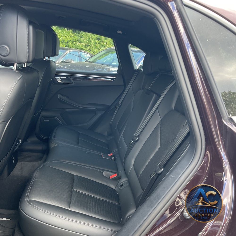 2025 Porsche Macan Base