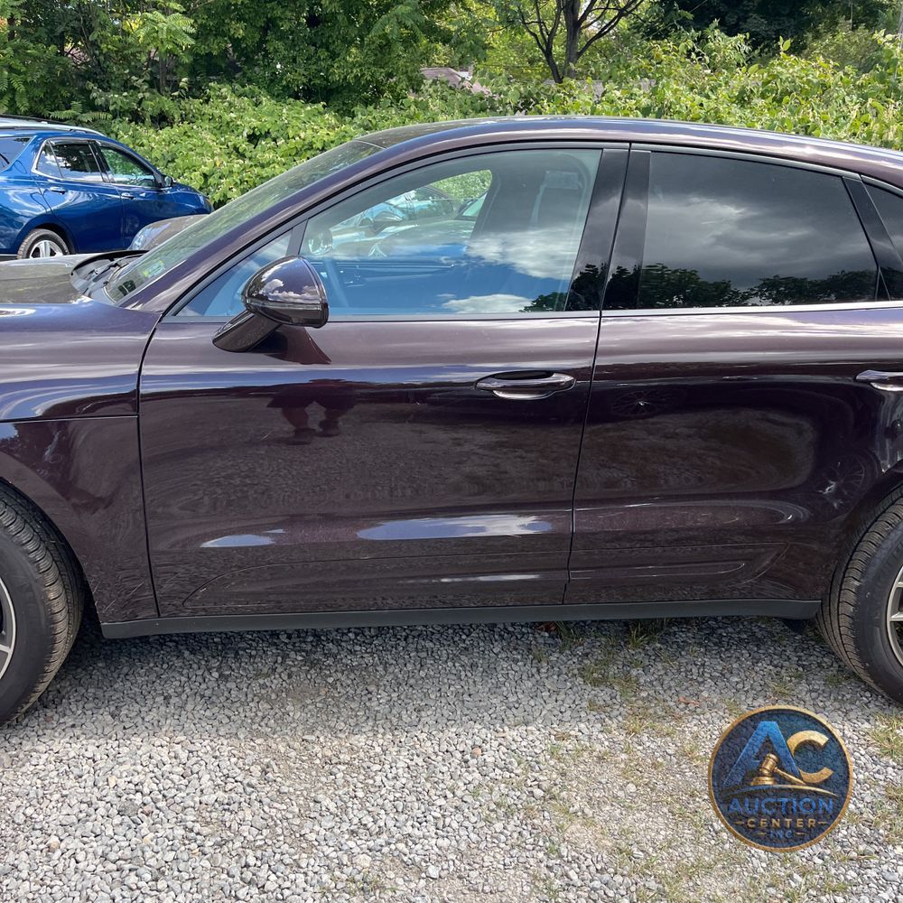 2025 Porsche Macan Base