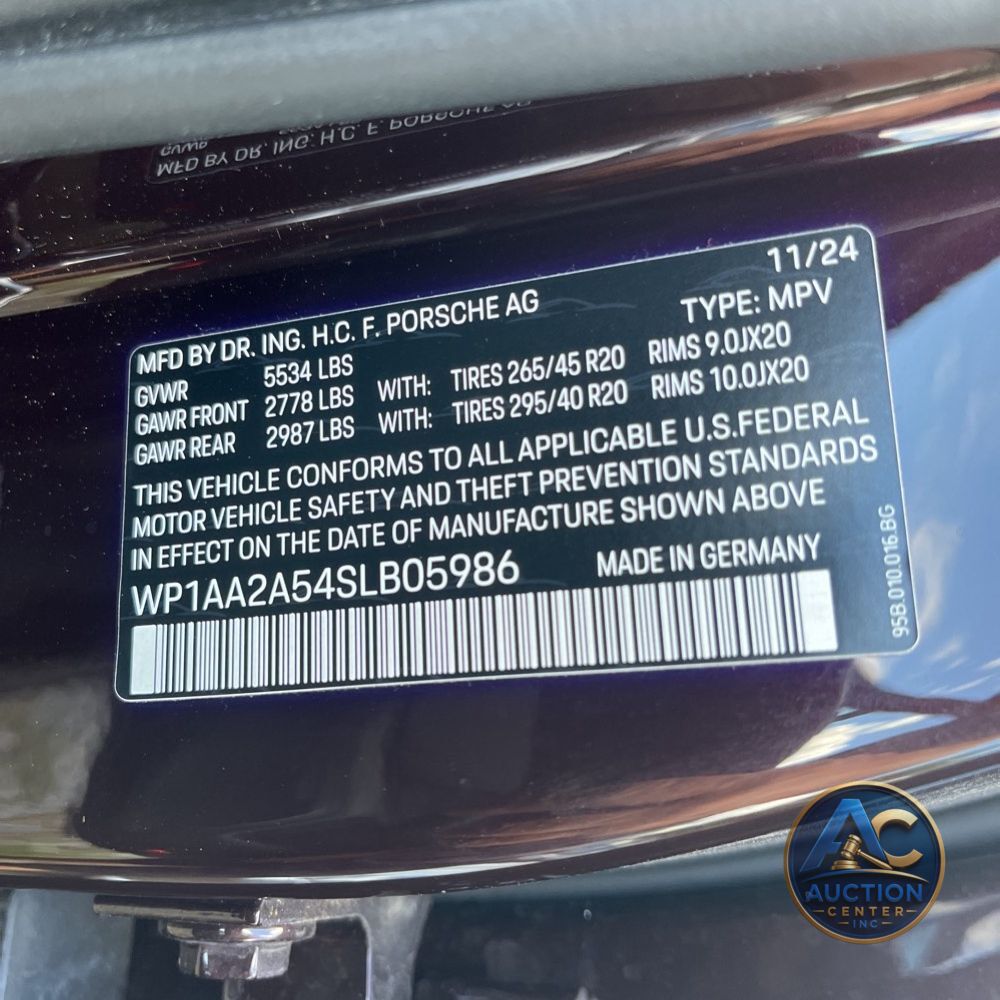 2025 Porsche Macan Base