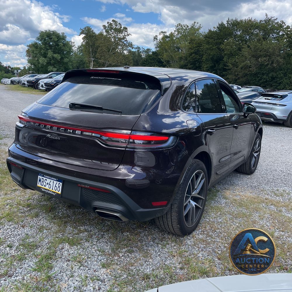 2025 Porsche Macan Base