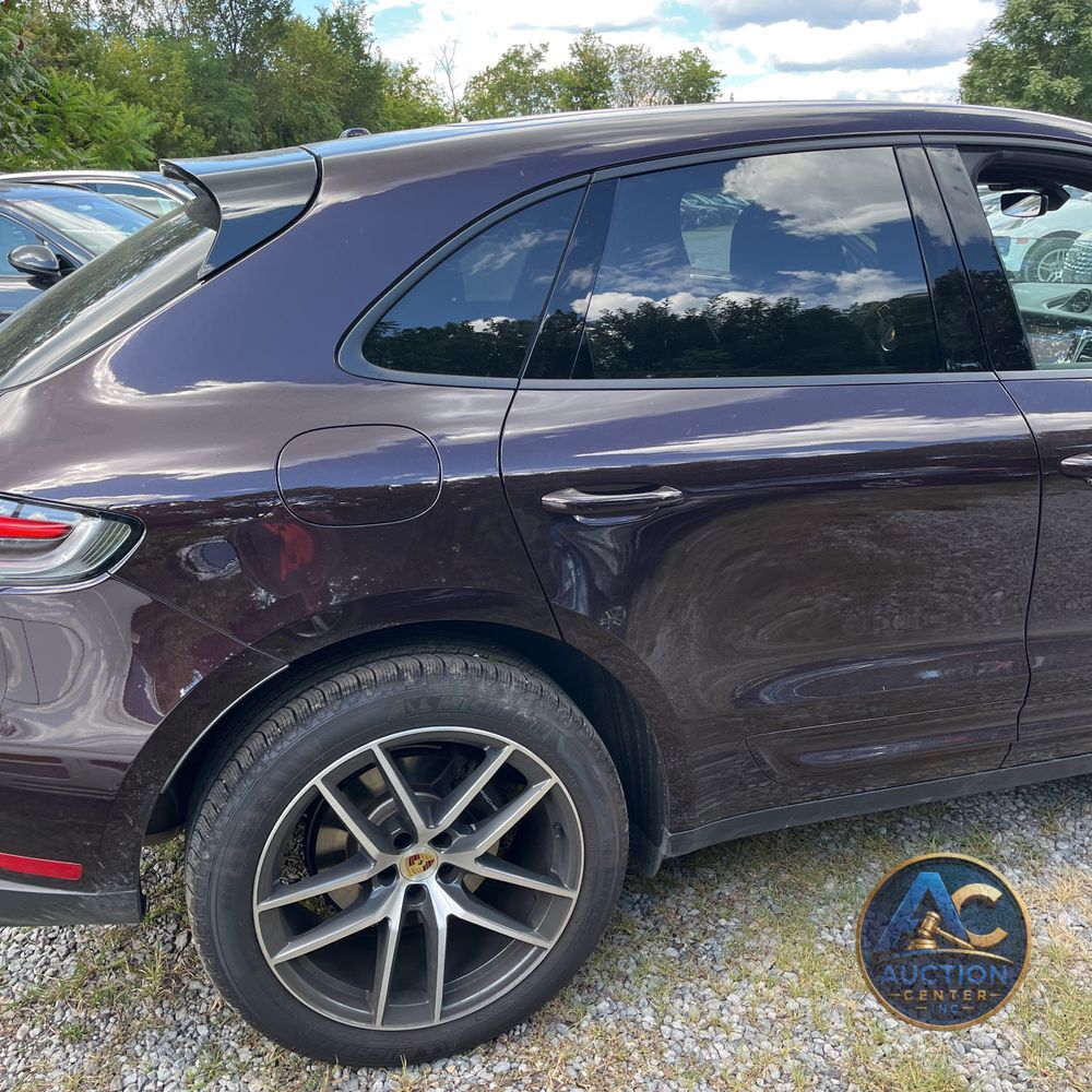 2025 Porsche Macan Base