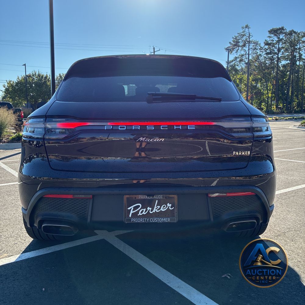 2025 Porsche Macan Base