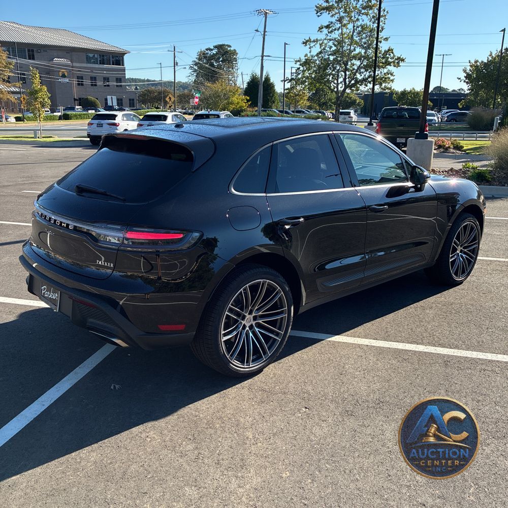 2025 Porsche Macan Base