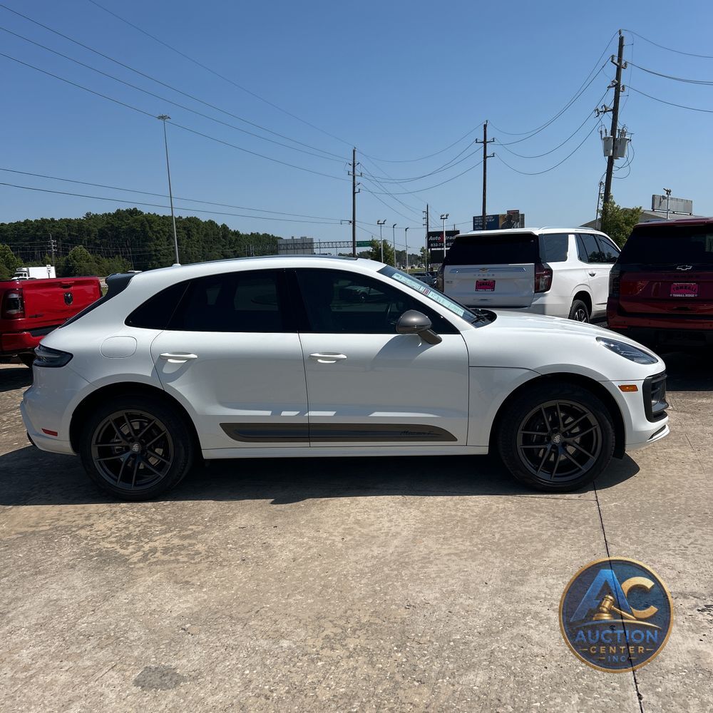 2024 Porsche Macan Base