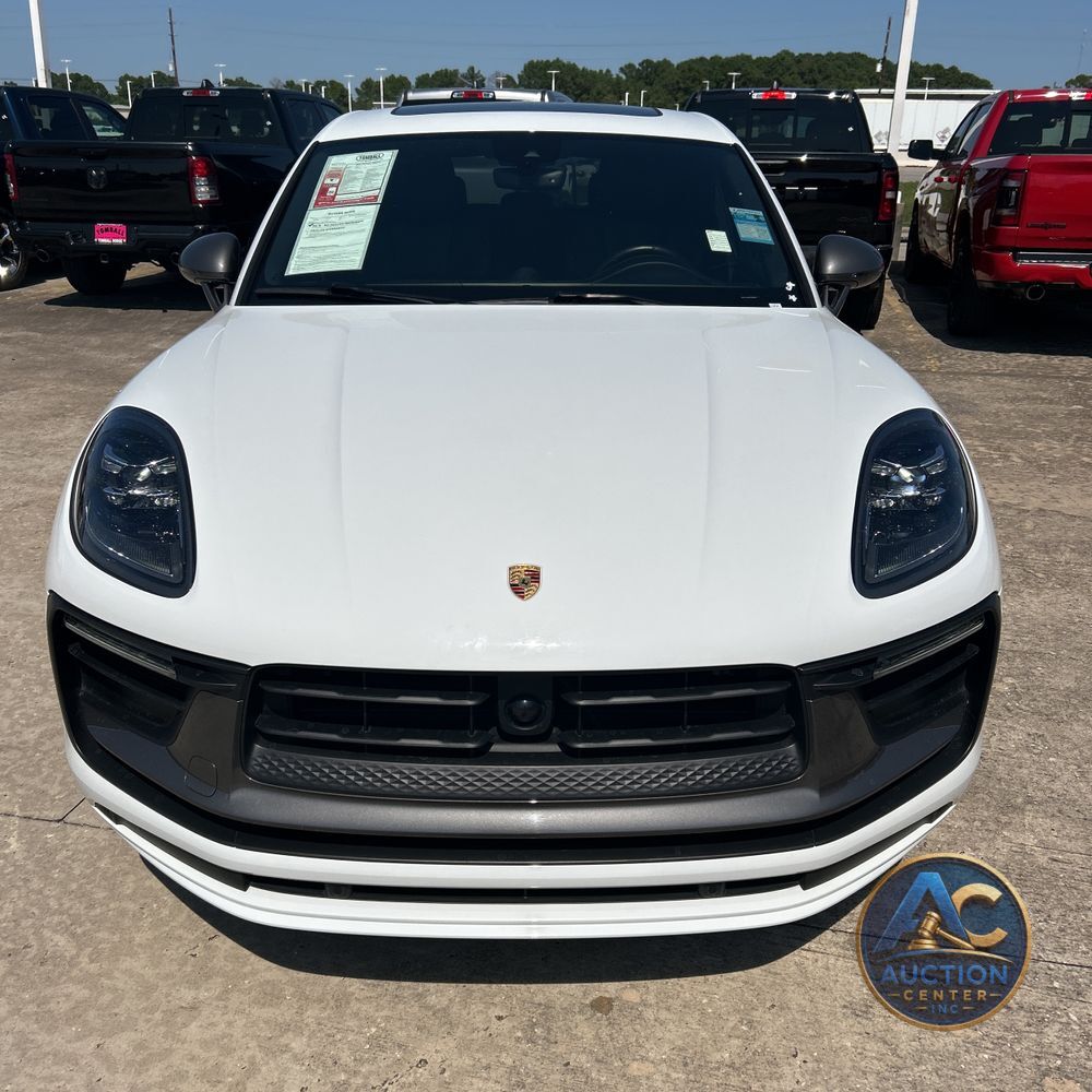 2024 Porsche Macan Base