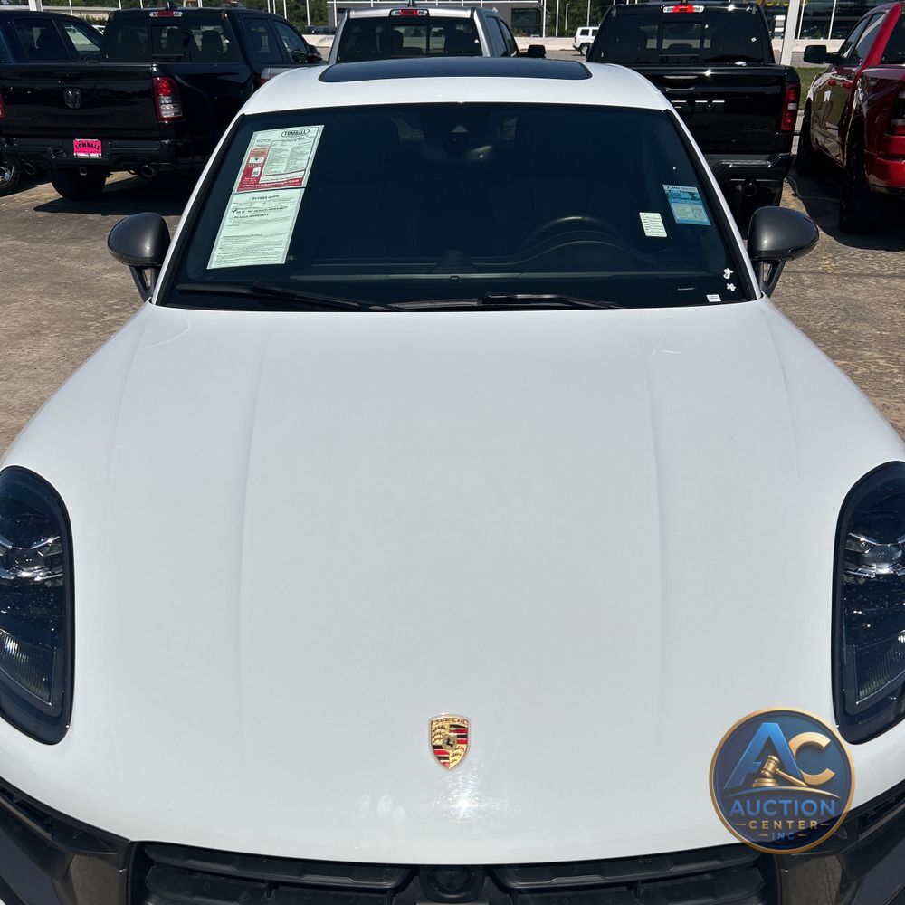 2024 Porsche Macan Base