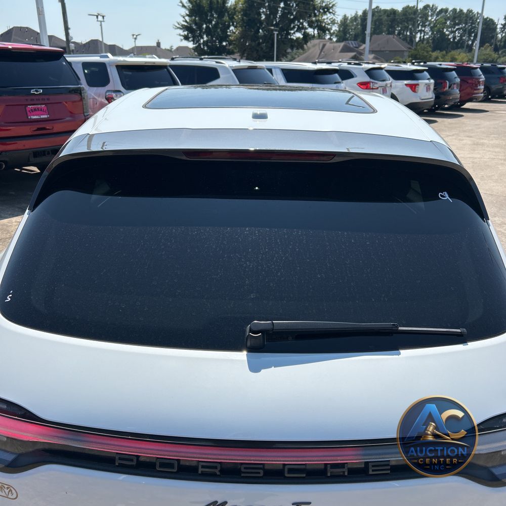 2024 Porsche Macan Base