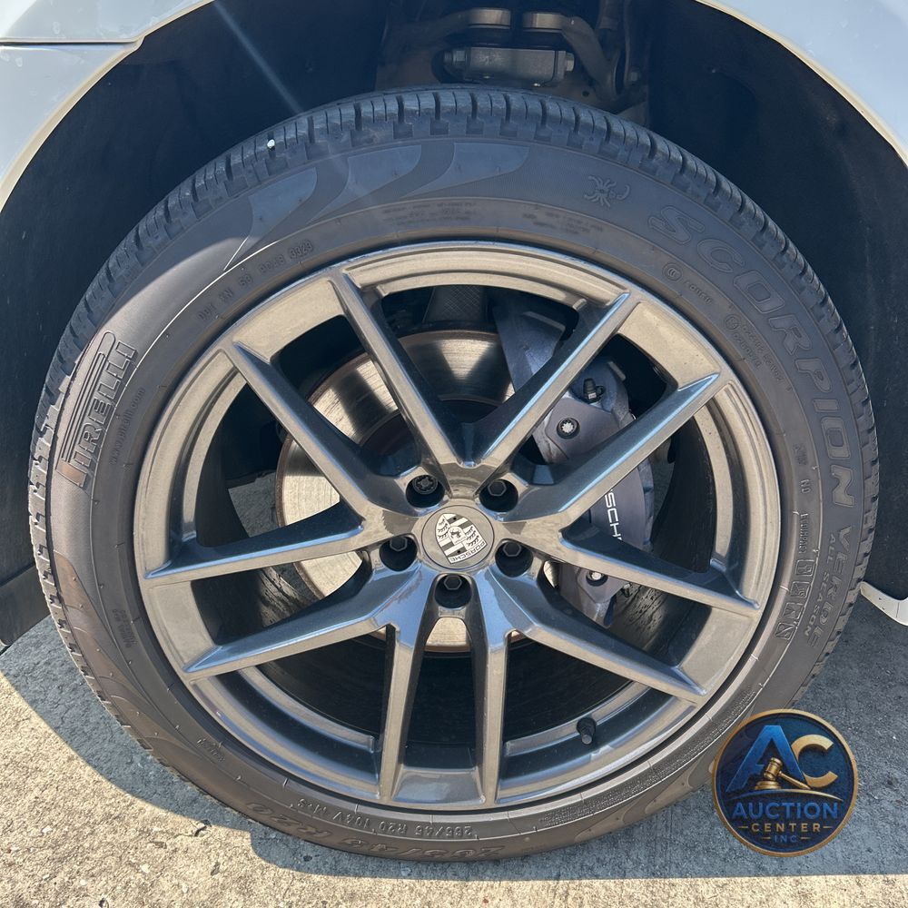 2024 Porsche Macan Base