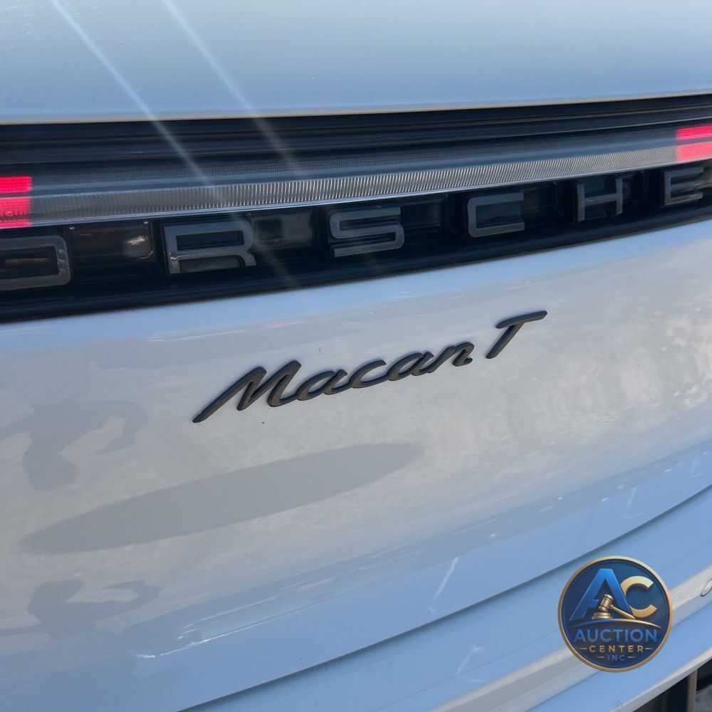 2024 Porsche Macan Base