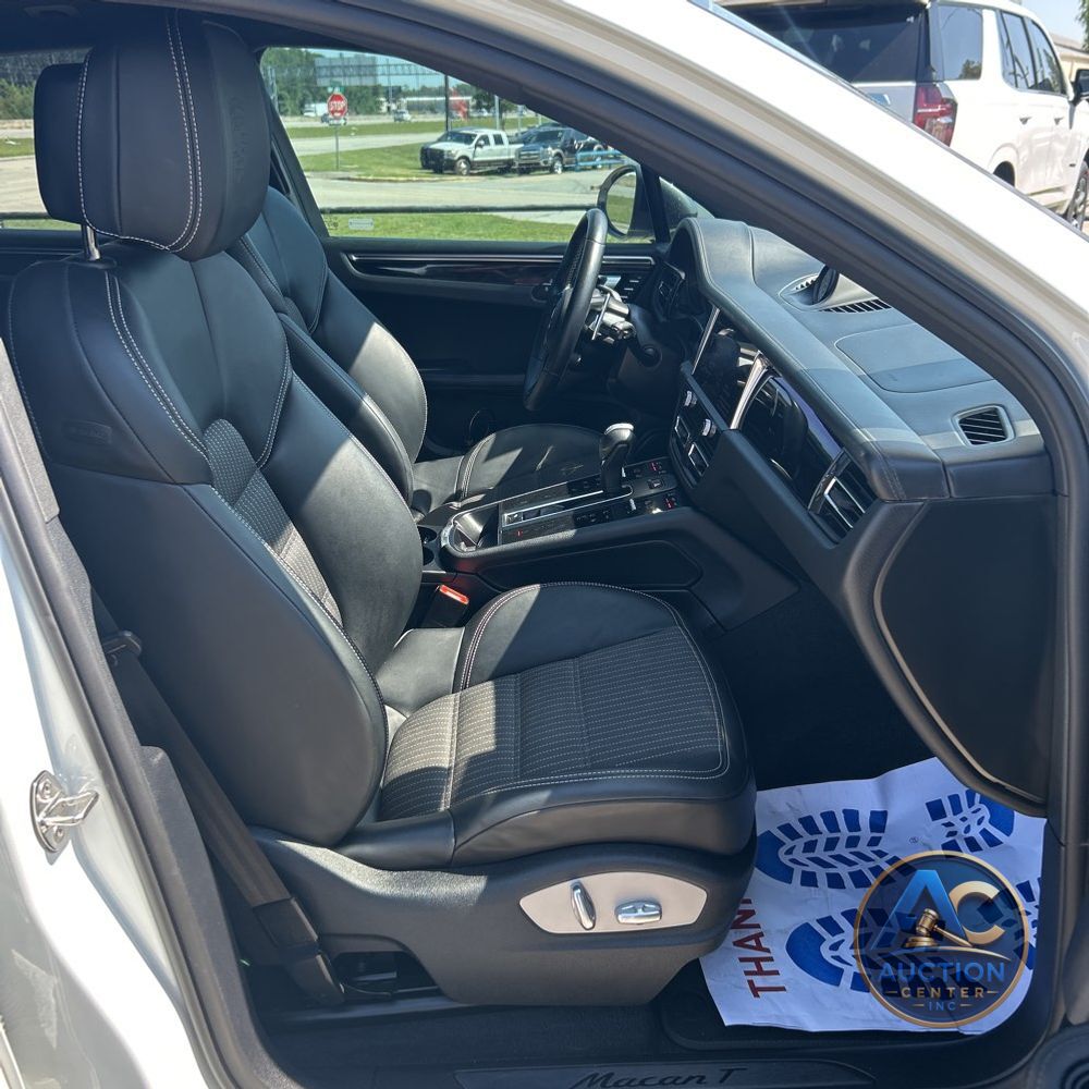 2024 Porsche Macan Base