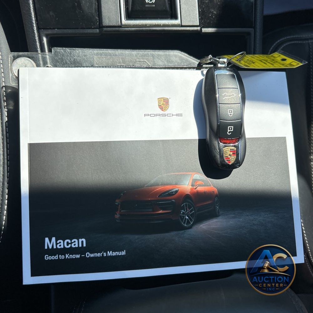 2024 Porsche Macan Base