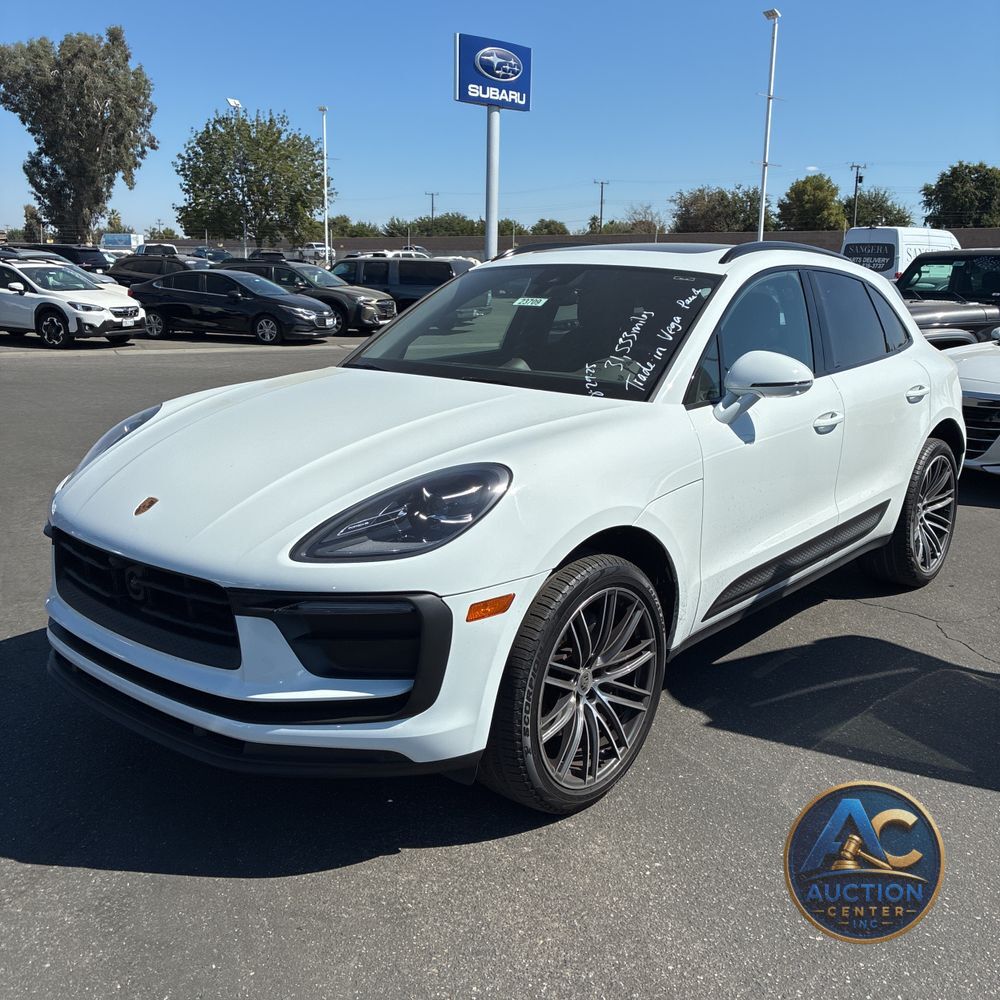 2024 Porsche Macan Base