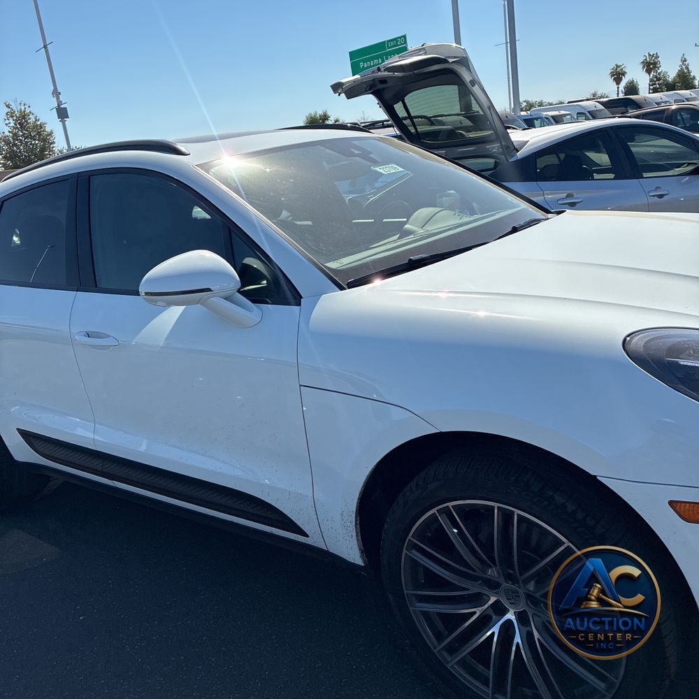 2024 Porsche Macan Base