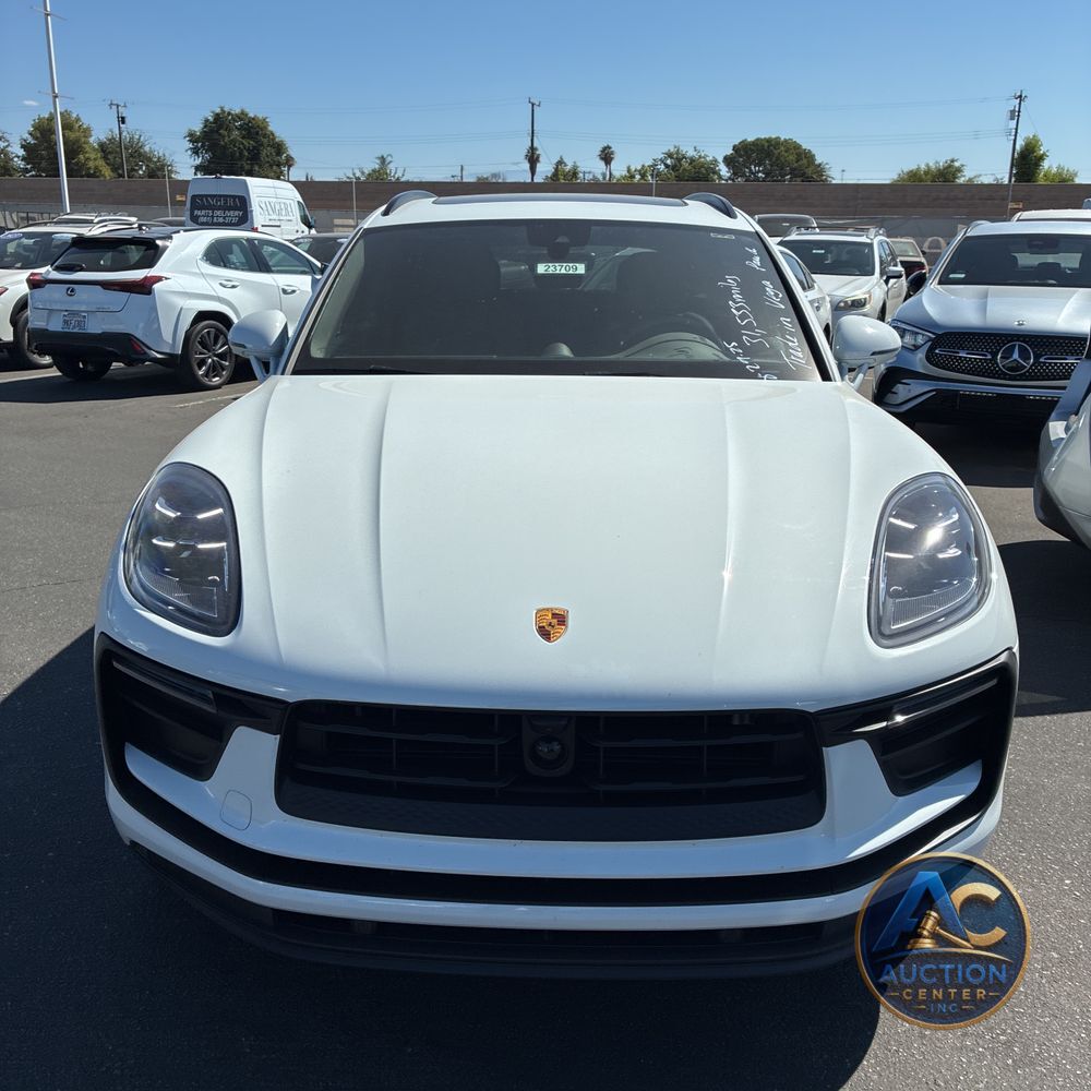 2024 Porsche Macan Base