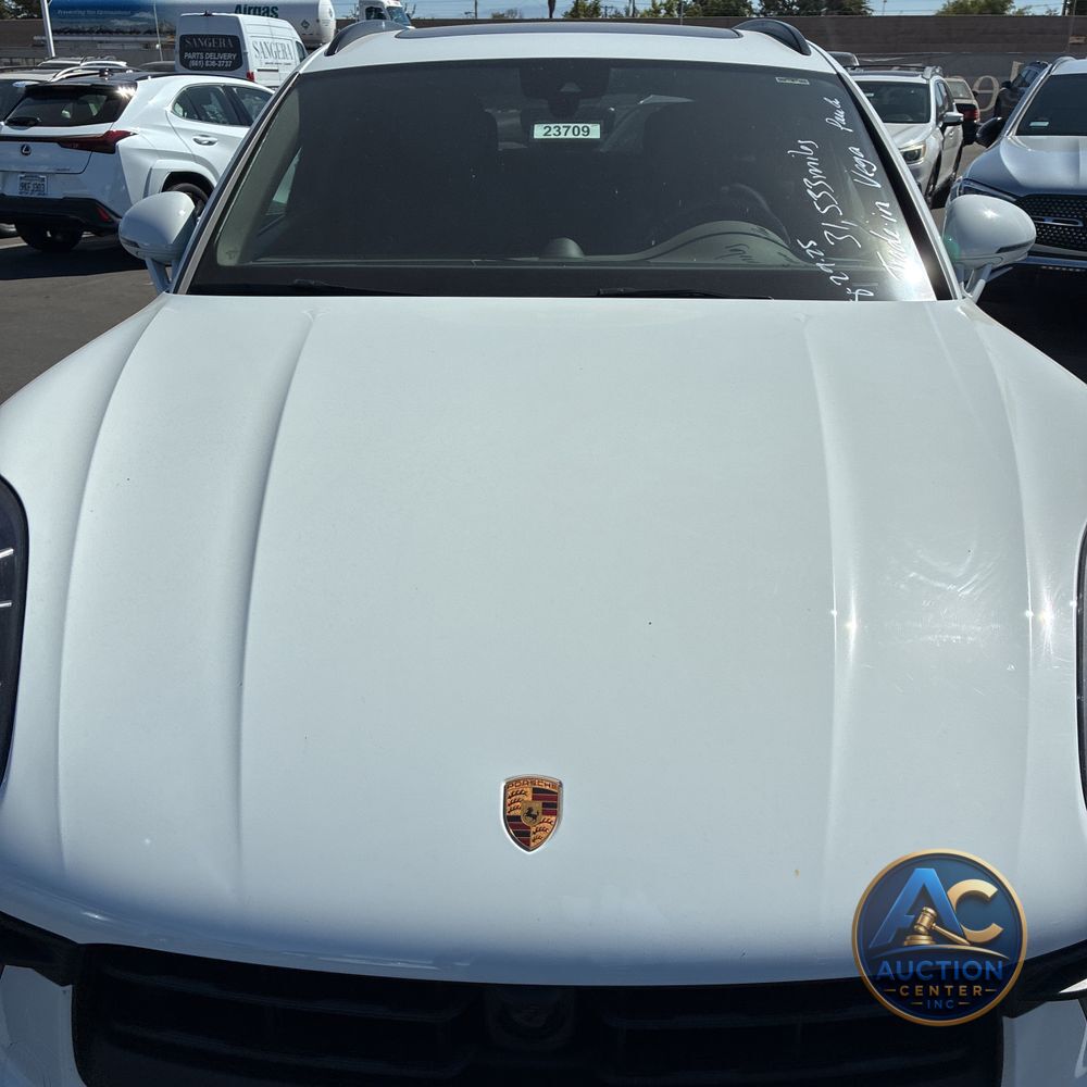 2024 Porsche Macan Base