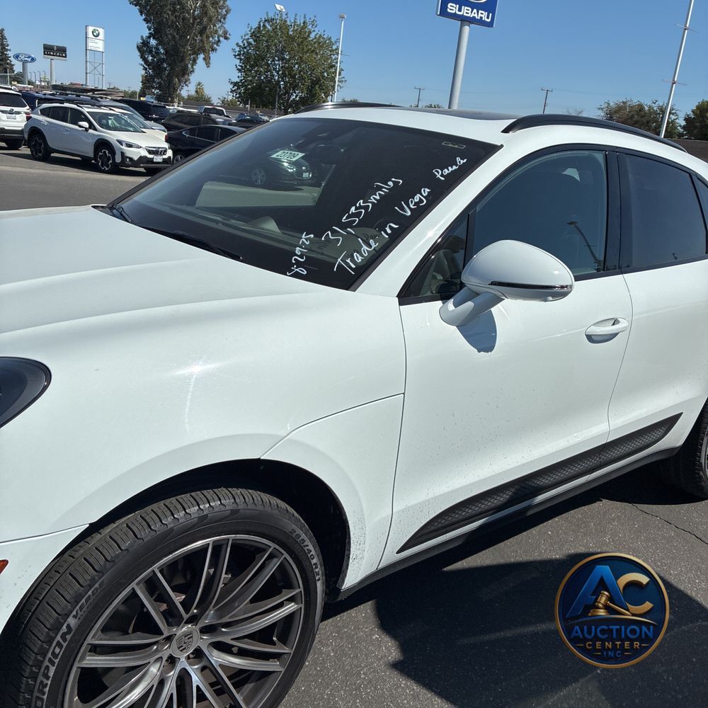 2024 Porsche Macan Base