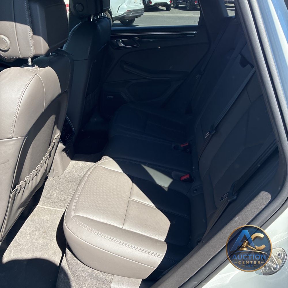 2024 Porsche Macan Base