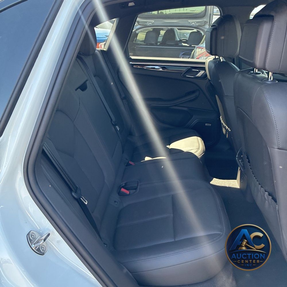 2024 Porsche Macan Base