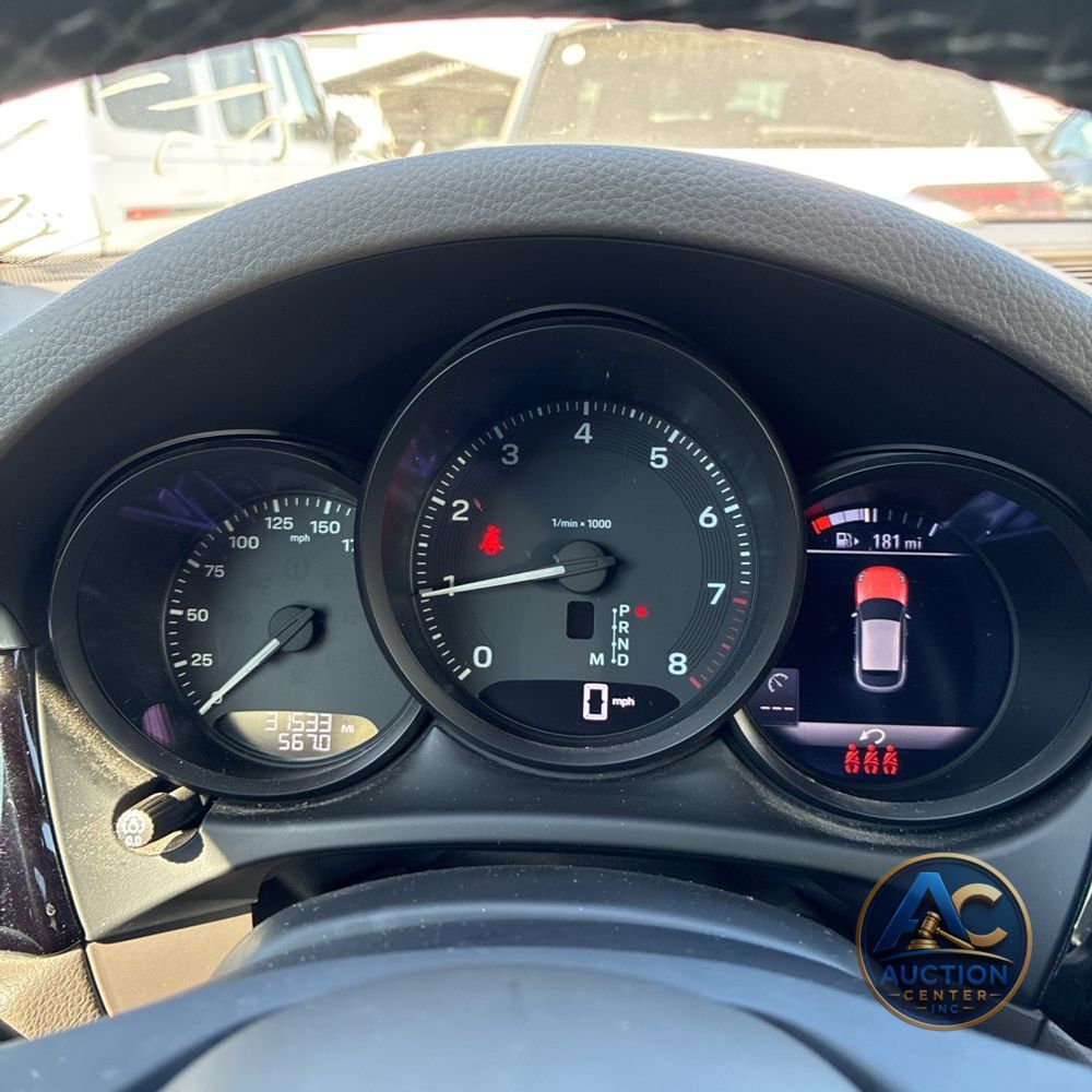 2024 Porsche Macan Base