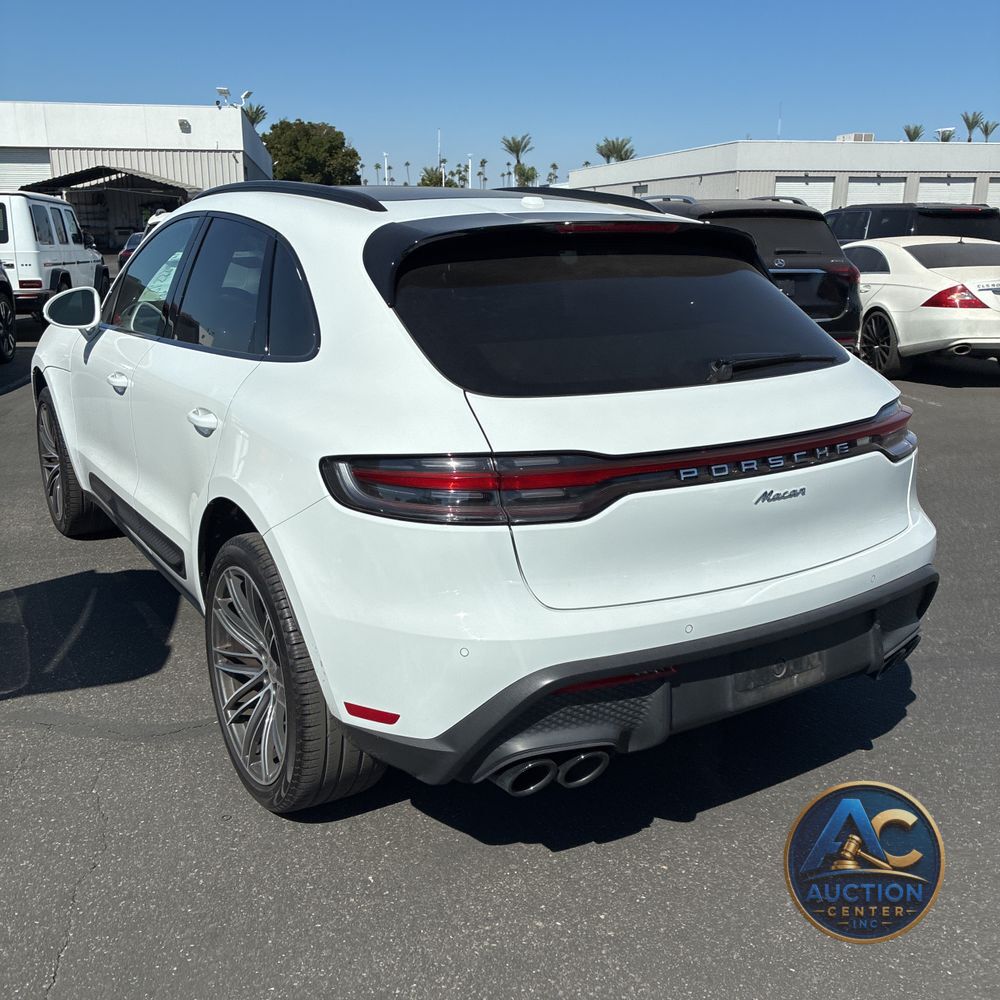 2024 Porsche Macan Base
