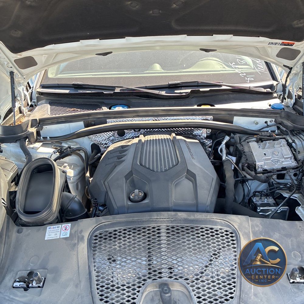 2024 Porsche Macan Base