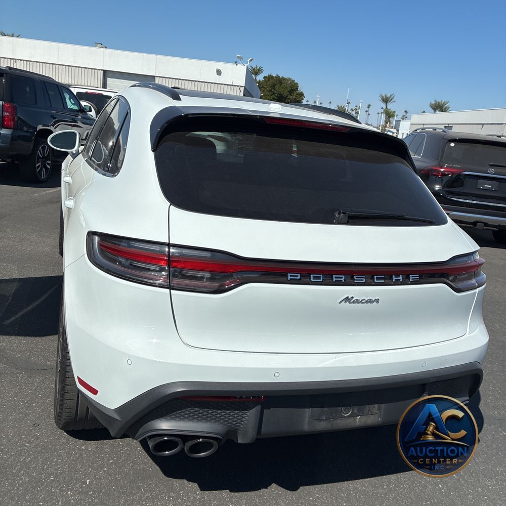 2024 Porsche Macan Base